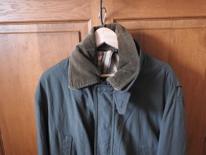 BERETTA.

Veste de chasse en toile marron,...