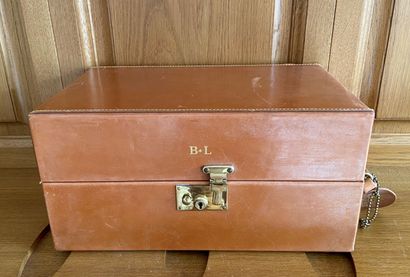 PAPWORTH : Valise de pique nique en cuir...
