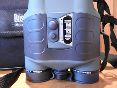 BUSHNELL : Paire de jumelles 2.5 x 42. Dans...