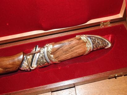 Important couteau de chasse Russe, la lame...
