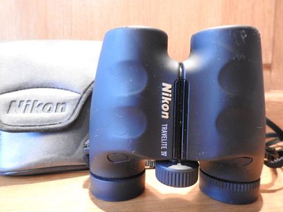 NIKON : Paire de jumelles Travelite IV. 8...