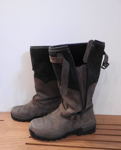 CHIRUCA.

Paire de bottes en cuir et fourrées...