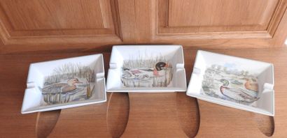 LIMOGES, porcelaine TERNET : Série de trois...