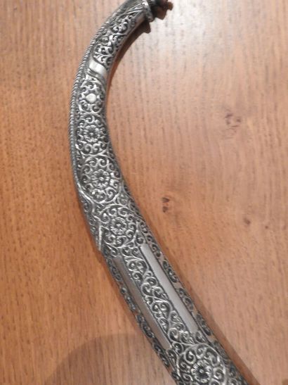 Poignard Koumya Marocain. Long. : 42 cm....