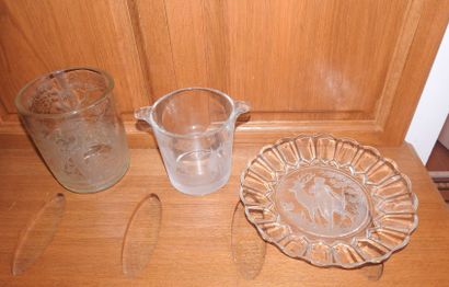 Ensemble comprenant un vase en cristal de...