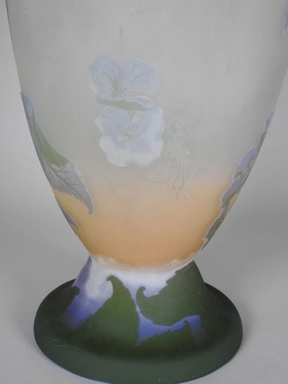 Émile GALLÉ (1846-1904).

Important vase...