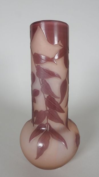 Émile GALLÉ (1846-1904).

Vase with globular...