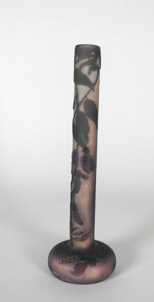 Émile GALLÉ (1846-1904).

Vase soliflore...