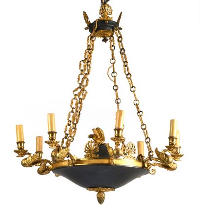 Chandelier in gilt bronze and green lacquered...