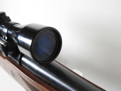 Carabine à verrou de marque SAKO modèle A5...