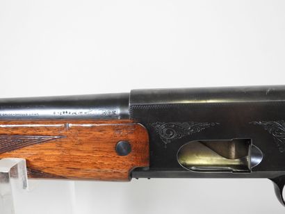 Rare fusil semi-automatique de marque BROWNING...