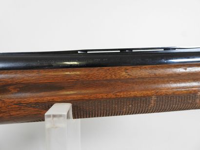 Fusil de chasse semi-automatique de marque...