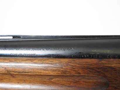 Fusil de chasse semi-automatique de marque...