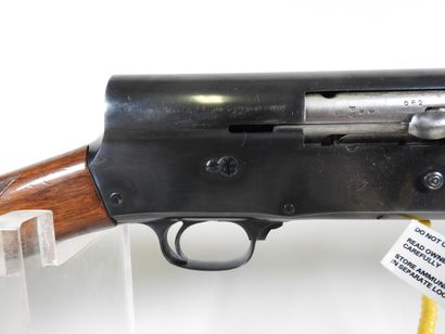 Fusil semi-automatique BROWNING, FABRIQUE...