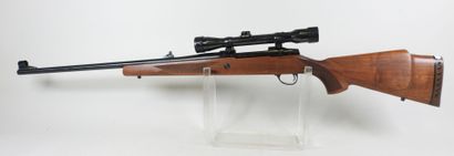 Carabine à verrou de marque SAKO modèle A5...