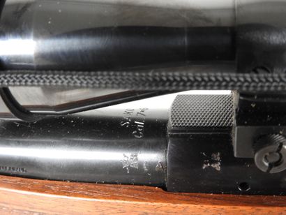 Carabine à verrou de marque SAKO modèle A5...