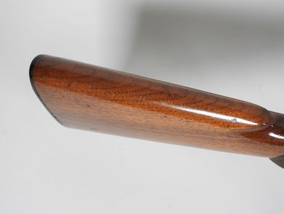 Rare fusil semi-automatique de marque BROWNING...