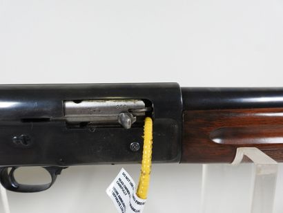 Fusil semi-automatique BROWNING, FABRIQUE...