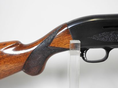 Rare fusil semi-automatique de marque BROWNING...