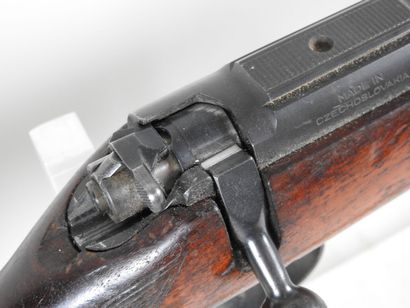 Carabine à verrou de marque BRNO type MOD...
