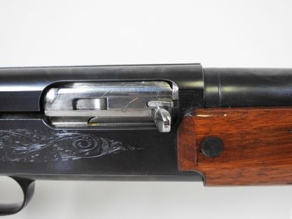 Rare fusil semi-automatique de marque BROWNING...
