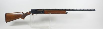 Fusil de chasse semi-automatique de marque...