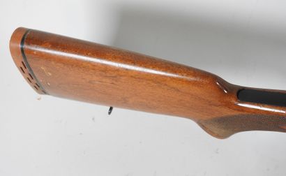 Fusil de chasse semi-automatique de marque...