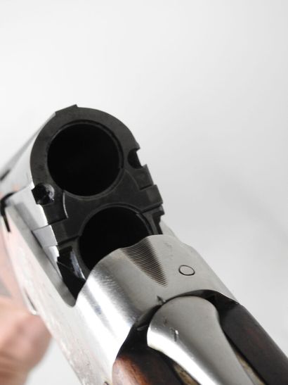 Fusil de chasse de marque VERNEY-CARRON modèle...