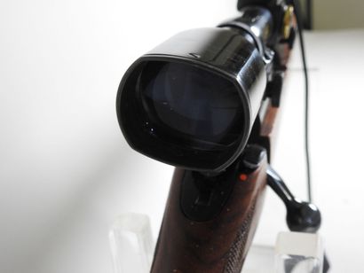 Carabine à verrou de marque SAKO modèle A5...