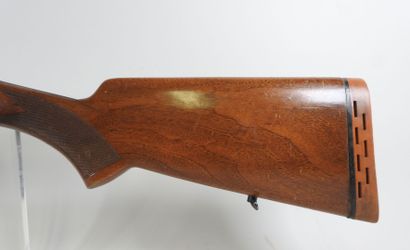 Fusil de chasse semi-automatique de marque...