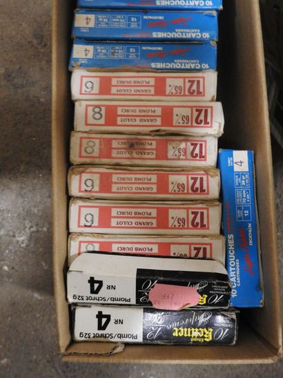 Lot comprenant :

- environ 70 cartouches...