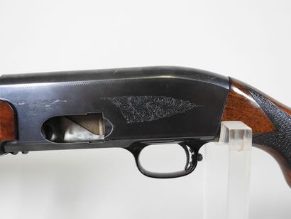 Rare fusil semi-automatique de marque BROWNING...