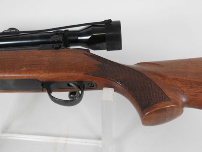Carabine à verrou de marque SAKO modèle A5...