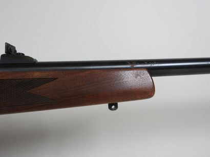 Carabine à verrou de marque SAKO modèle A5...