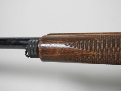 Fusil de chasse semi-automatique de marque...