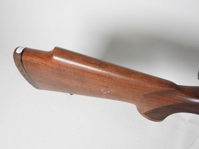 Carabine à verrou de marque SAKO modèle A5...
