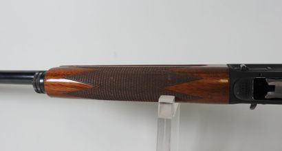 Fusil de chasse semi-automatique de marque...