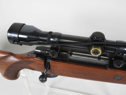 Carabine à verrou de marque SAKO modèle A5...