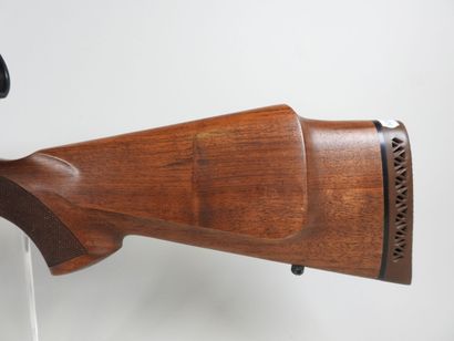 Carabine à verrou de marque SAKO modèle A5...