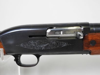 Rare fusil semi-automatique de marque BROWNING...