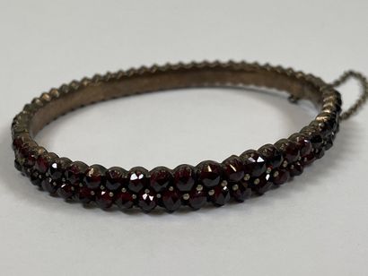 Articulated silver bracelet decorated with...
