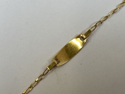 Curb in 18 ct yellow gold, not engraved.

Weight...