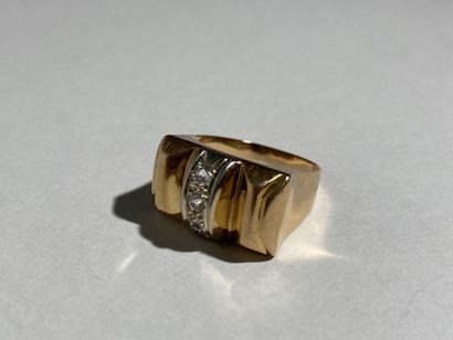 Bague tank en or jaune et gris 18K orné de...