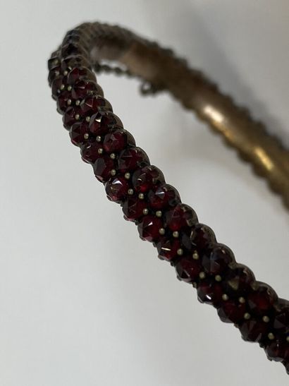 Articulated silver bracelet decorated with...