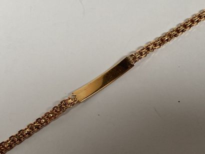 Curb in 18K yellow gold.

Weight : 5 g.

L....