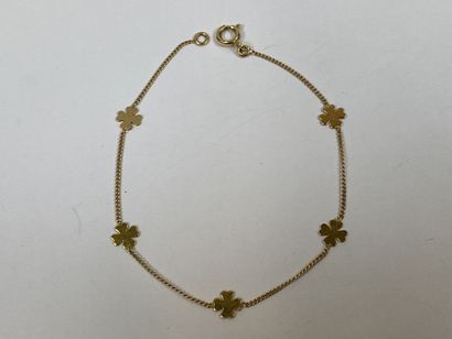 Bracelet in 18K yellow gold decorated with...