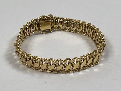 Bracelet in 18K yellow gold with flattened...