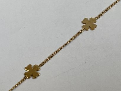 Bracelet in 18K yellow gold decorated with...