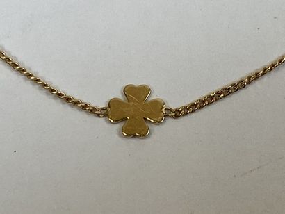 Bracelet in 18K yellow gold decorated with...