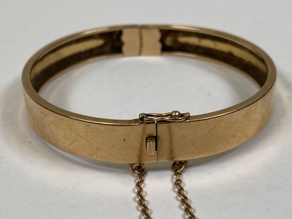 Smooth articulated bracelet in 18K yellow...